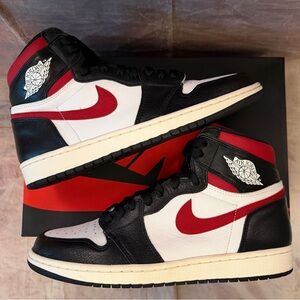 Nike Air Jordan 1 High OG “Black/Gym Red” sz10